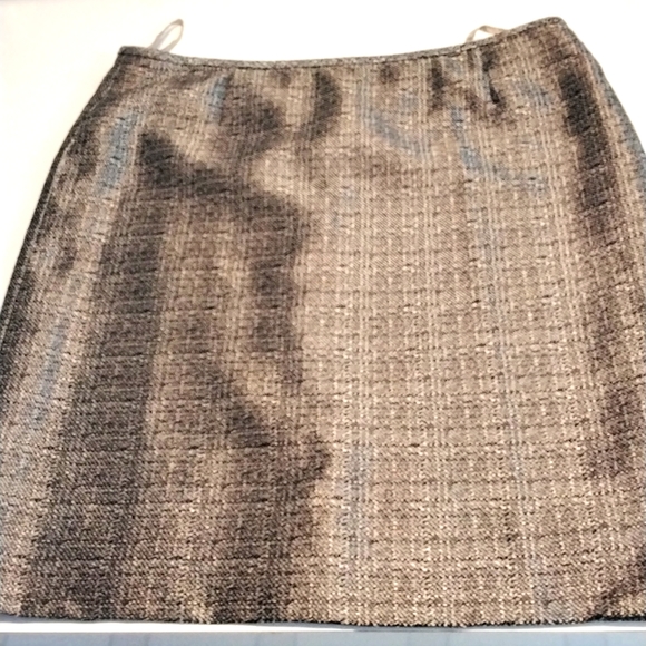 TAHARI Arthur S. Levine 2 piece skirt suit, size 12P - Picture 14 of 16